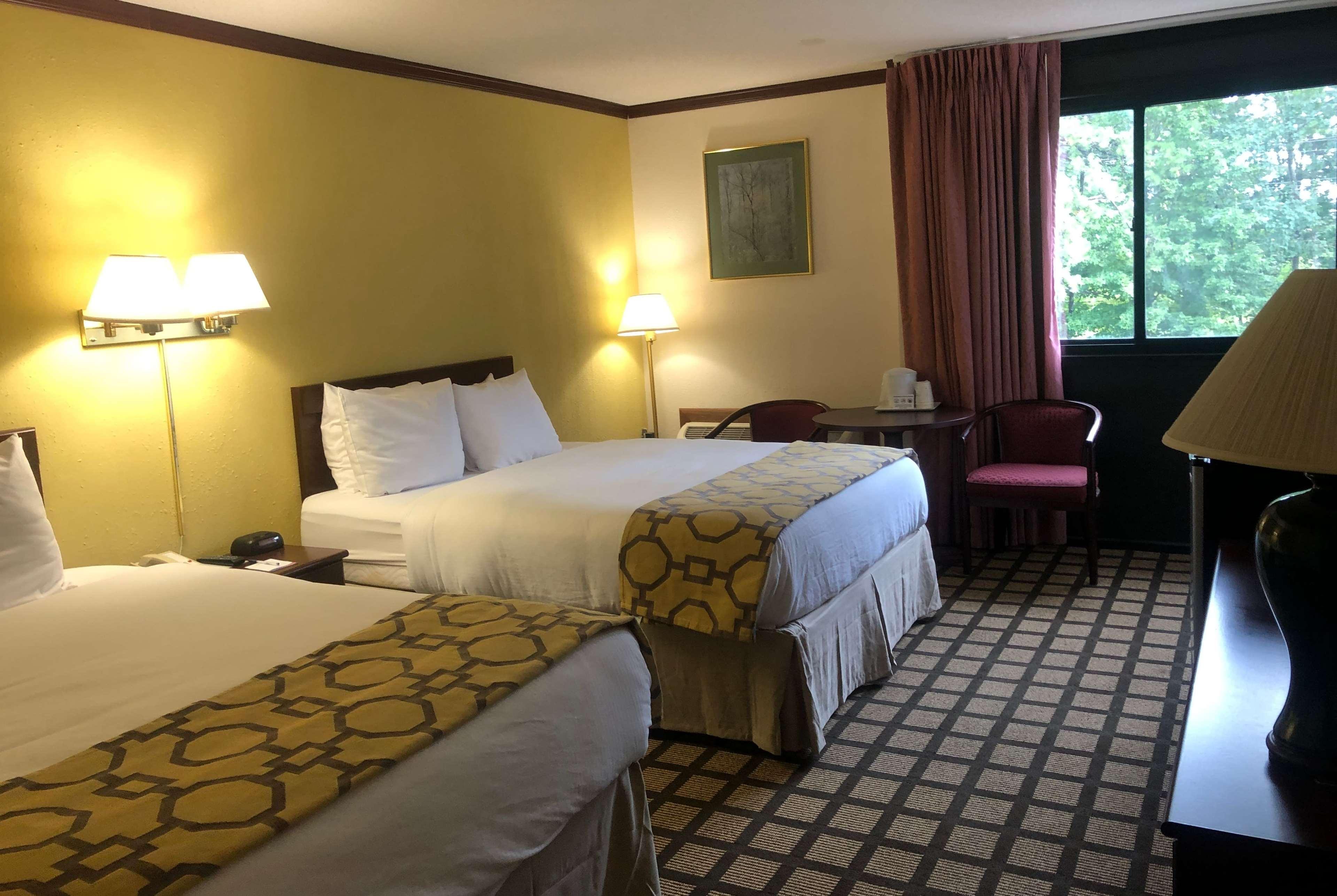 Baymont By Wyndham Queensbury/Lake George Экстерьер фото