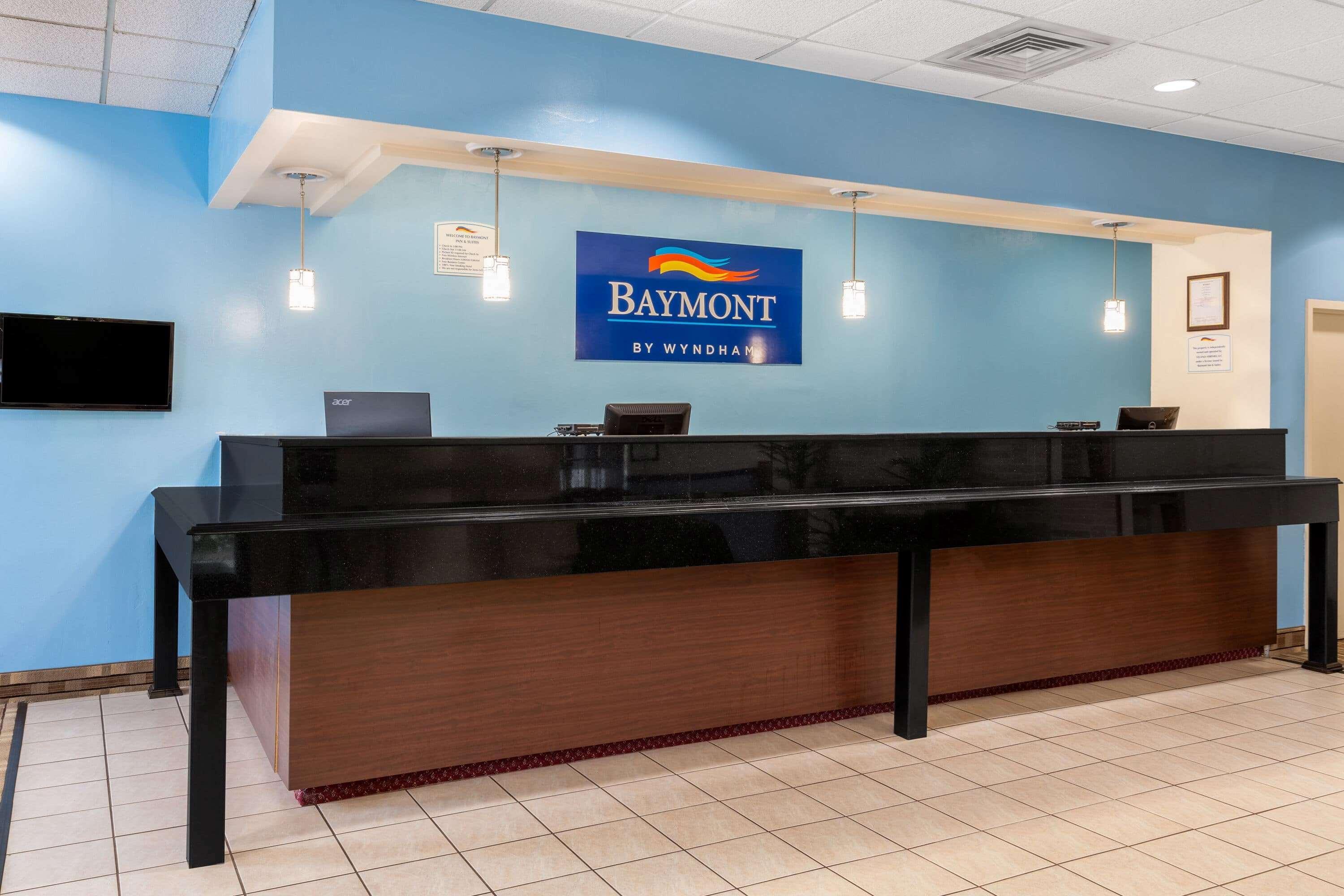 Baymont By Wyndham Queensbury/Lake George Экстерьер фото