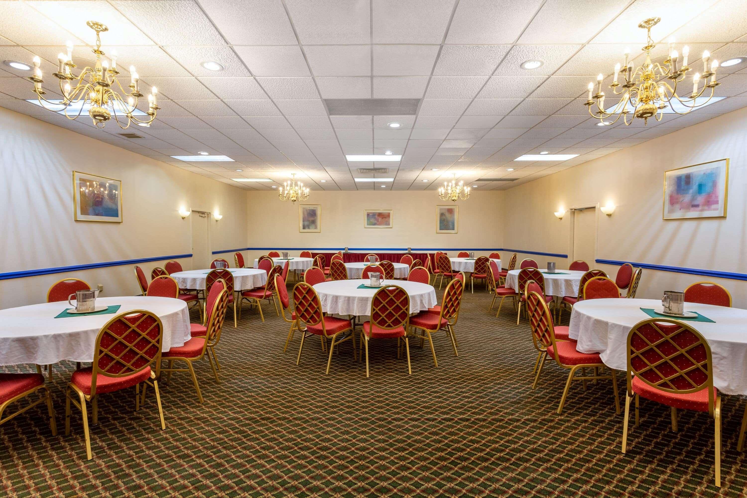 Baymont By Wyndham Queensbury/Lake George Экстерьер фото