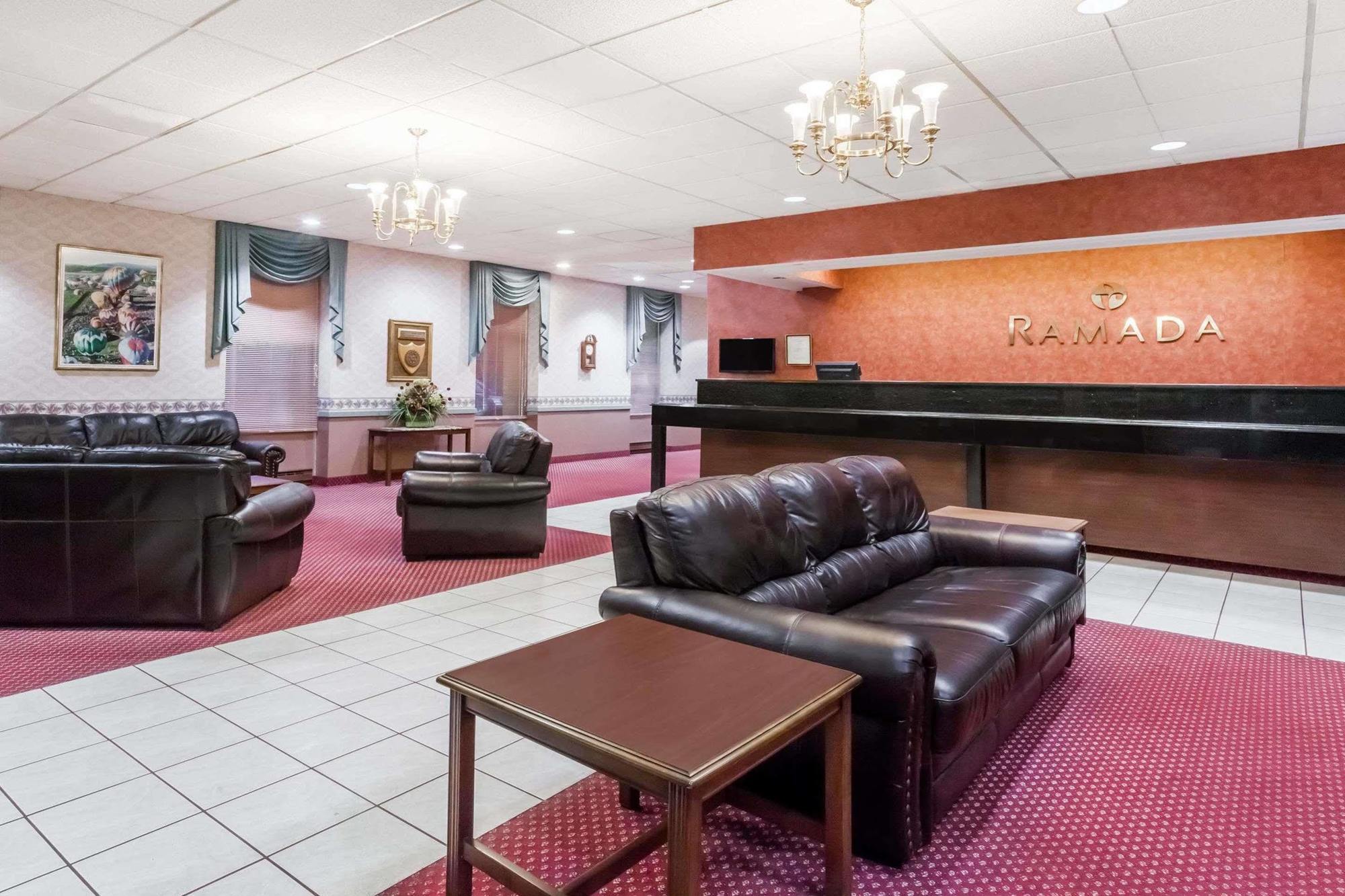 Baymont By Wyndham Queensbury/Lake George Экстерьер фото